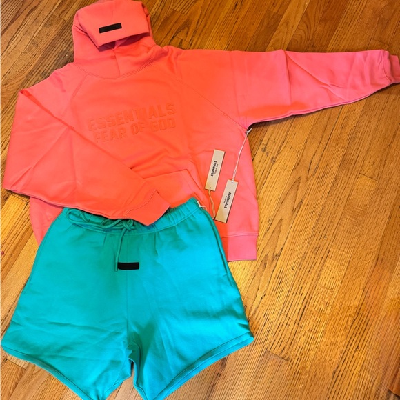 Essential Fear Of God Mint Leaf Shorts - Picture 2 of 2